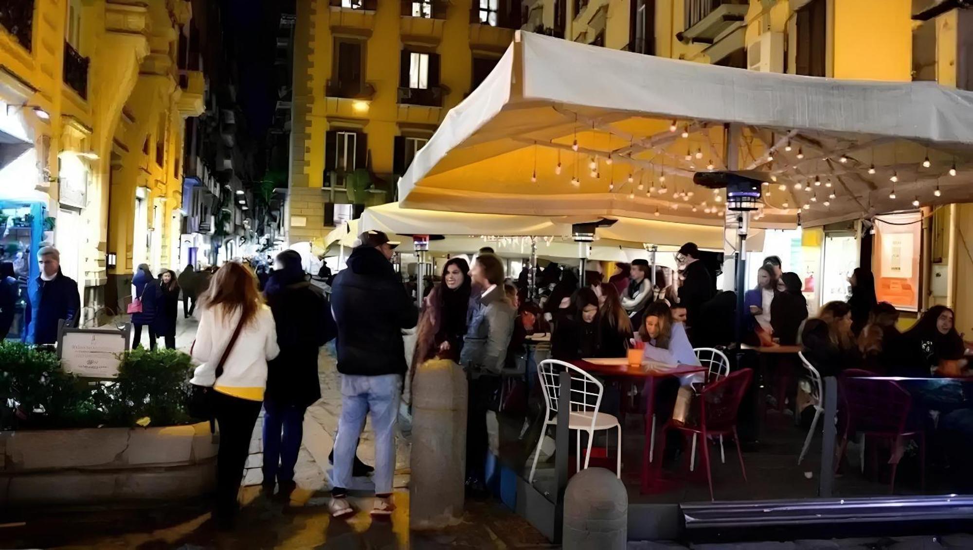 Casa Movie Apartment Napoli Bagian luar foto