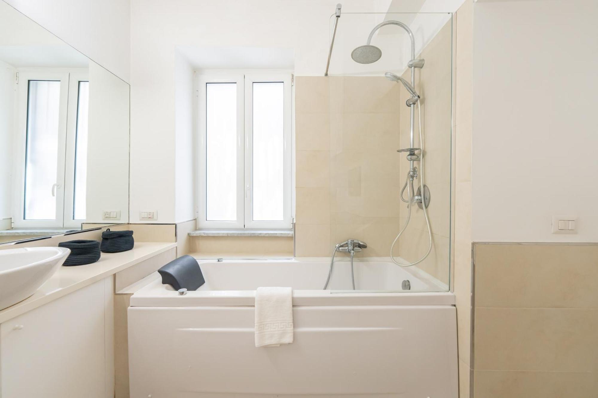 Casa Movie Apartment Napoli Bagian luar foto